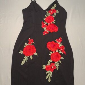 Charlotte Russe Bodycon Dress Womens Medium Black Red Floral Embroidery Mini LBD